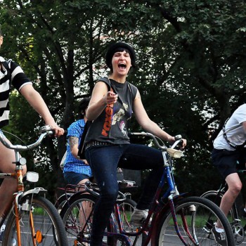 Happy cyclists – Art Spin Berlin tour 2014